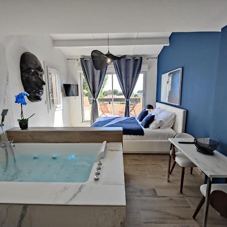 Suites Jm - Les Pins Marines - Jacuzzi & Vue Mer Bandol Zewnętrze zdjęcie